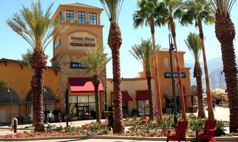 Desert Hills Premium Outlets perto de Palm Springs