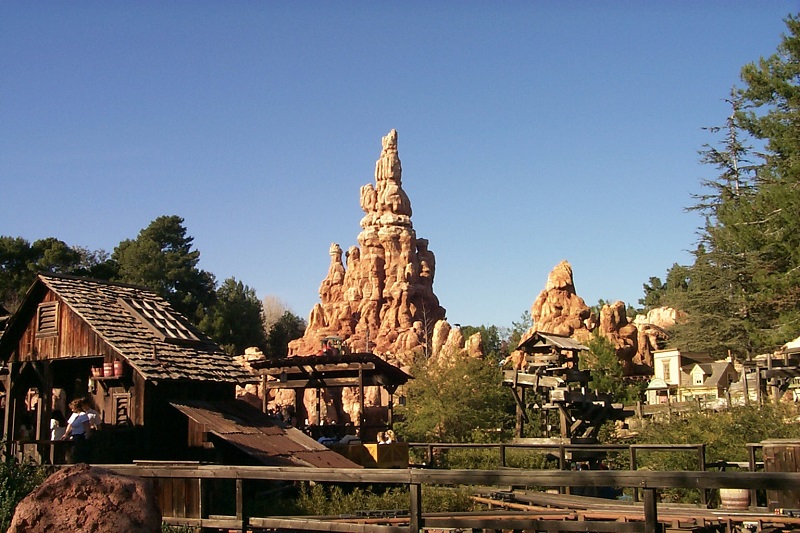 Frontierland: Disneyland California