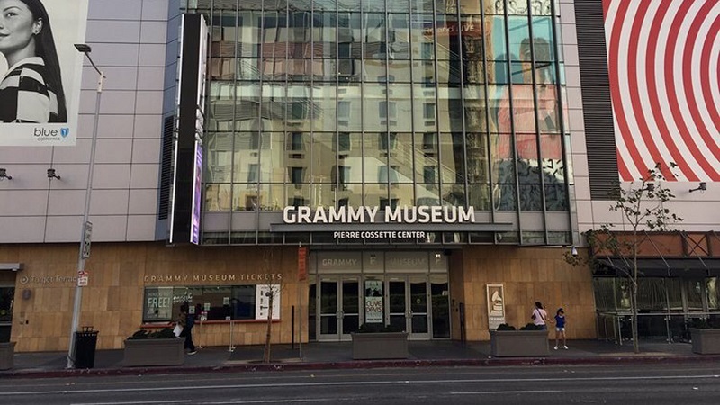 Fachada do Museu do Grammy em Los Angeles