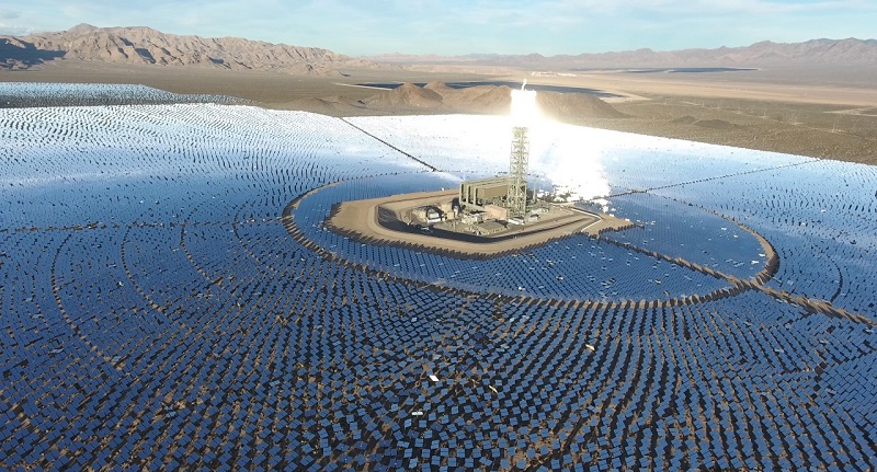 Ivanpah Solar Electric Generating System no Deserto Mojave