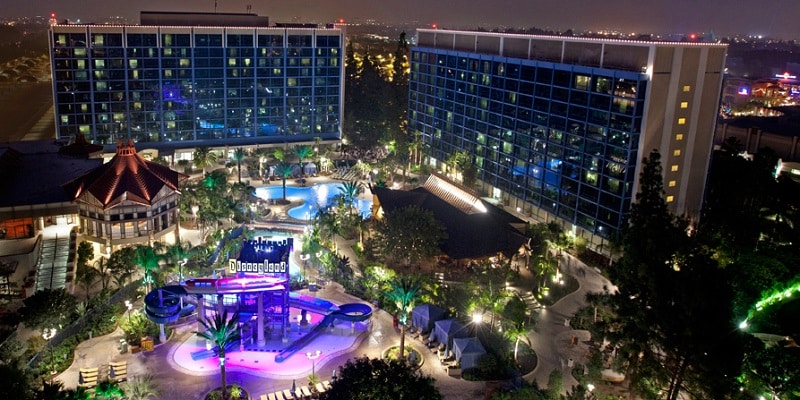 Hotel da Disney em Anaheim de noite