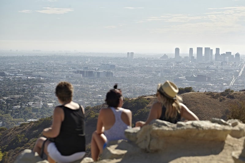 Turistas curtindo vista de Los Angeles