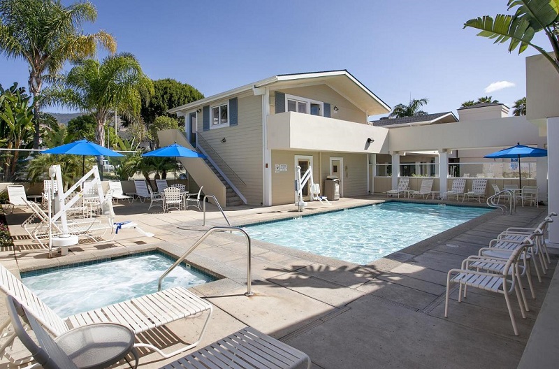 Hotel com piscina em Santa Bárbara