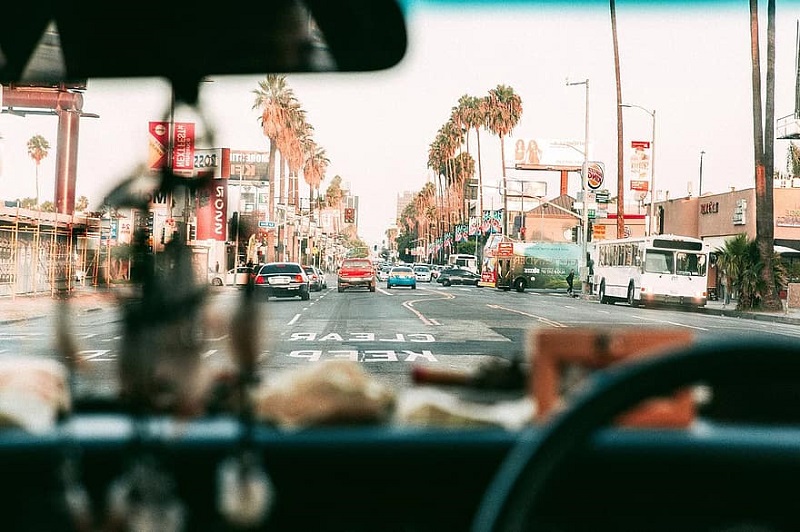 Dirigindo um carro em Los Angeles