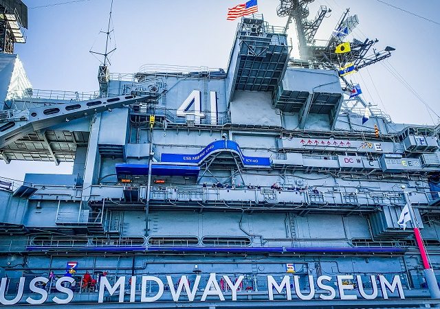 Ingresso do museu USS Midway em San Diego