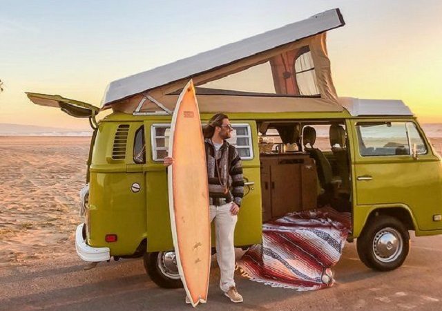 Ingresso da excursão a Malibu de van VW + Surf