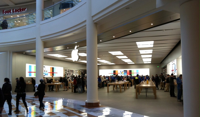 Comprar o iPhone 14 no Shopping Stonestown Galleria Mall em San Francisco