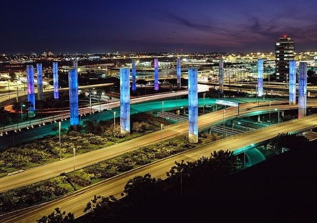 Anaheim tem aeroporto?
